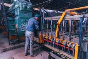 INS: Producţia industrială a României a scăzut cu 3,7% în primele şapte luni din 2026